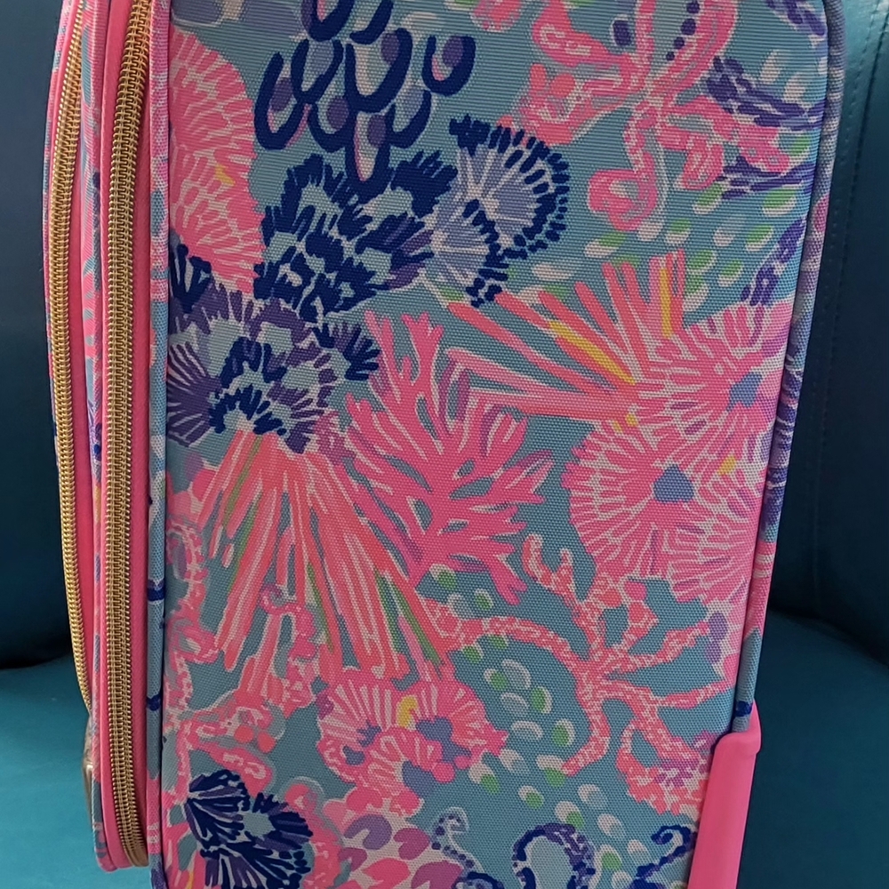 Rare Lilly Pulitzer Rolling Carry On Luggage - Picture 9 of 10